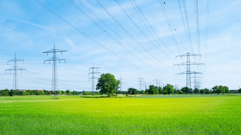 Strommasten Landschaft mit Strommasten