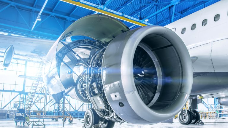 Leichtbau in Luft- und Raumfahrt Triebwerk eines Flugzeugs