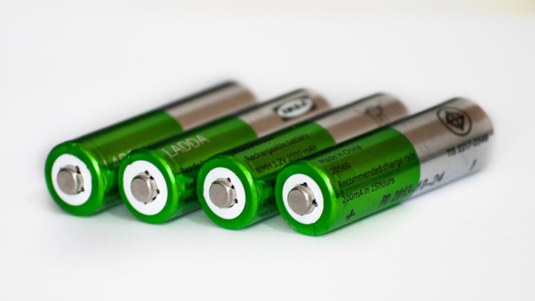 4 Batterien nebeneinander